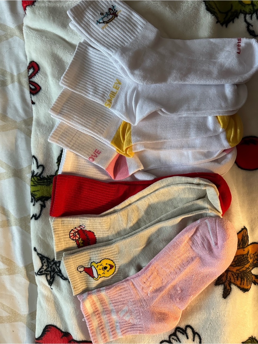 9 pairs of ladies size 9-10 crew socks